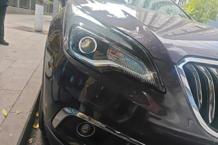 Used Buick Envision 2014 28T Four-Wheel Drive Elite Model Right Front Headlight