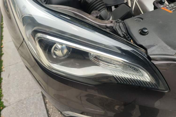Used Buick Envision 2014 28T Four-Wheel Drive Elite Model Right Front Headlight