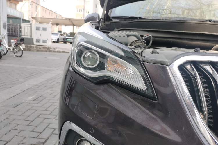 Used Buick Envision 2014 28T Four-Wheel Drive Luxury Model Right Front Headlight
