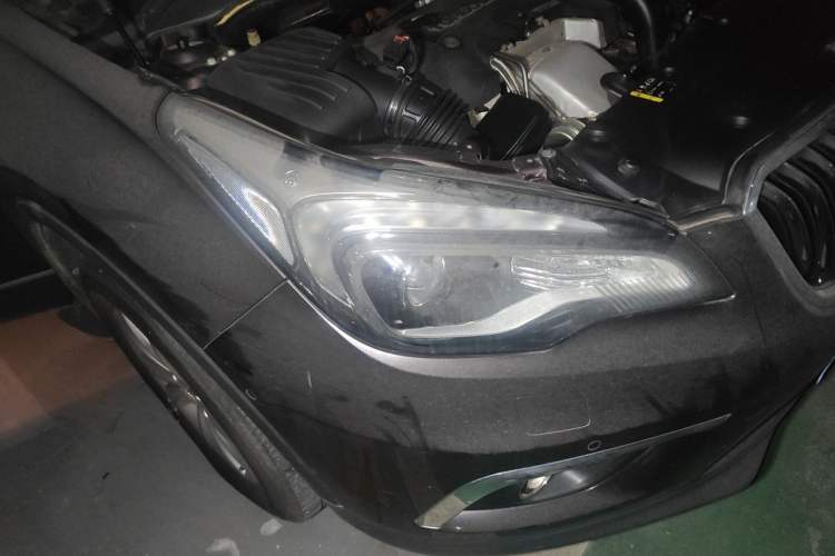 Used Buick Envision 2014 28T Four-Wheel Drive Luxury Model Right Front Headlight