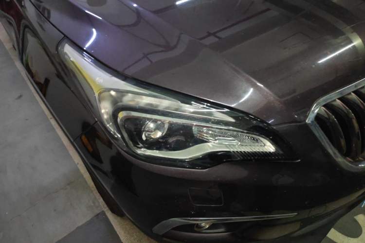 Used Buick Envision 2014 28T Four-Wheel Drive Luxury Model Right Front Headlight