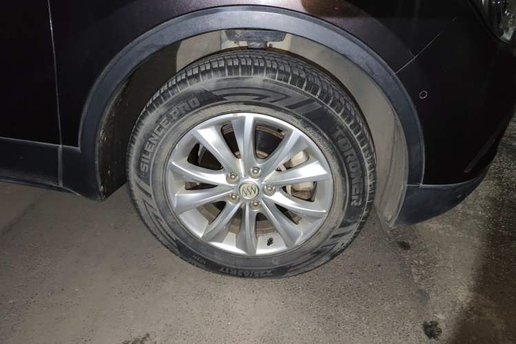 Used Buick Envision 2014 28T Four-Wheel Drive Luxury Model Right Front Wheel Hub
