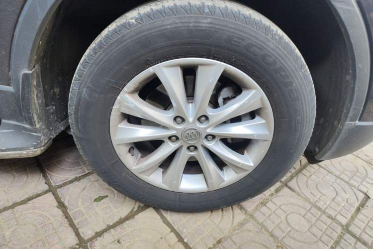 Used Buick Envision 2014 28T Four-Wheel Drive Elite Model Right Front Wheel Hub