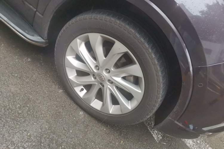 Used Buick Envision 2014 28T All-Wheel-Drive Versatile Sports Flagship Edition Right Front Wheel Hub