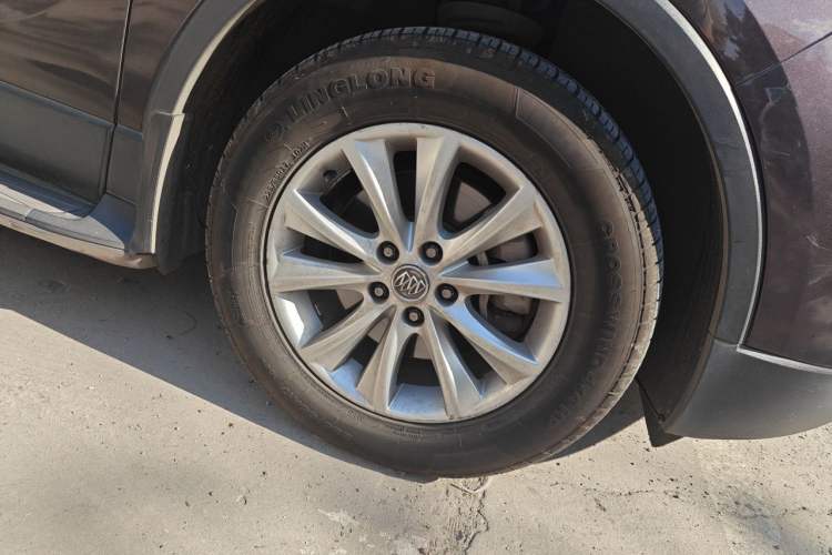 Used Buick Envision 2014 28T Four-Wheel Drive Elite Model Right Front Wheel Hub