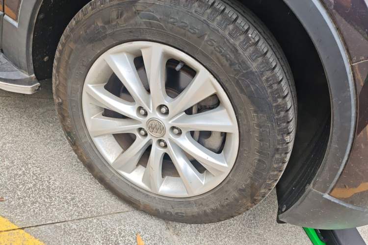 Used Buick Envision 2014 28T Four-Wheel Drive Luxury Model Right Front Wheel Hub