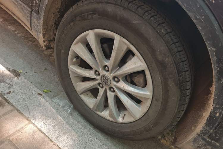Used Buick Envision 2014 28T Four-Wheel Drive Luxury Model Right Front Wheel Hub