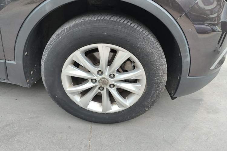 Used Buick Envision 2014 28T Four-Wheel Drive Luxury Model Right Front Wheel Hub