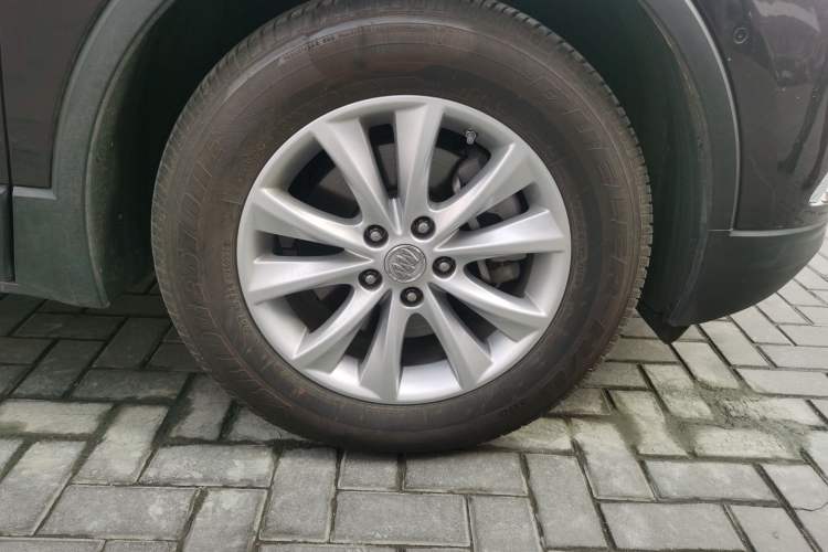 Used Buick Envision 2014 28T Four-Wheel Drive Luxury Model Right Front Wheel Hub