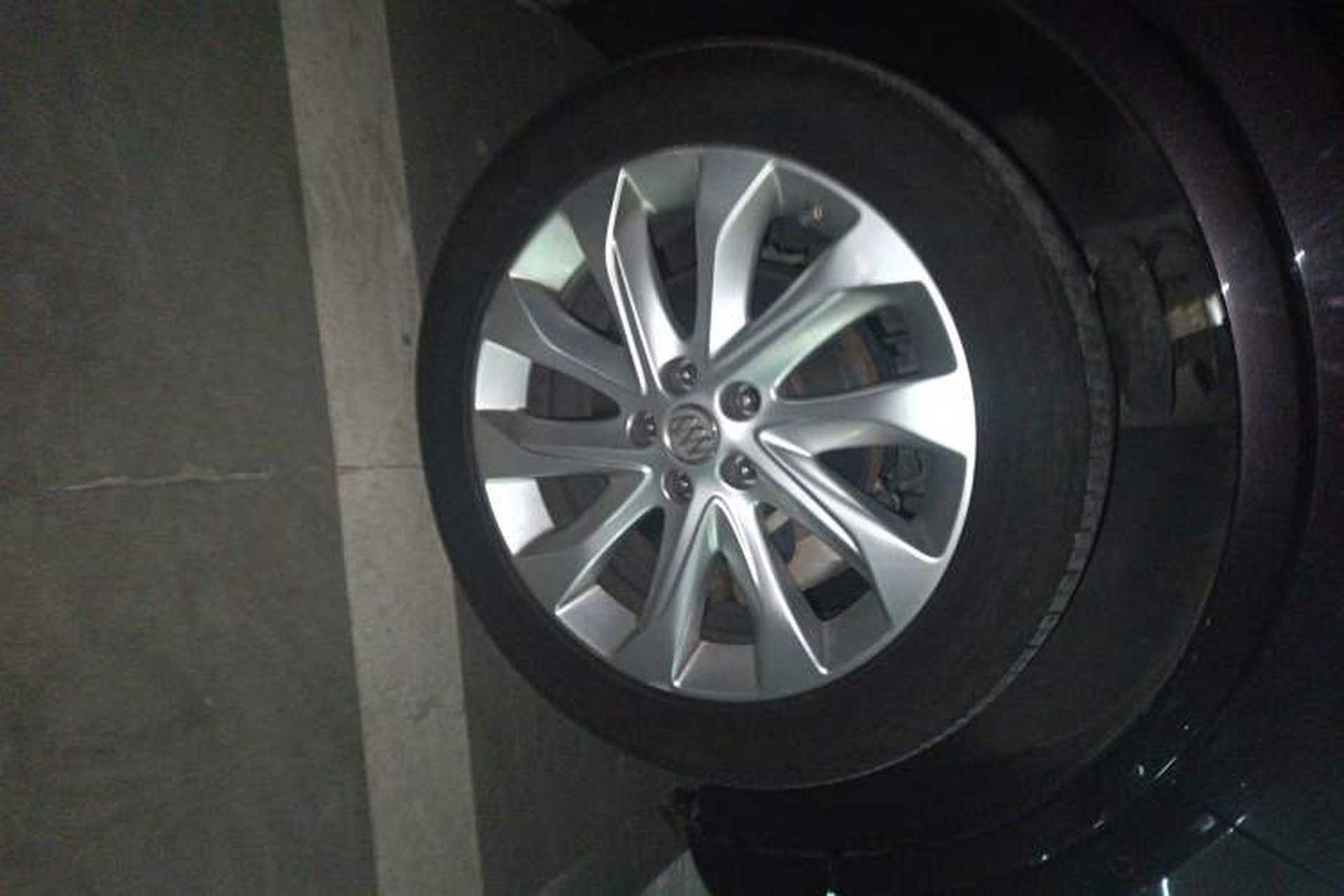 Used Buick Envision 2014 28T All-Wheel-Drive Versatile Sports Flagship Edition Right Front Wheel Hub
