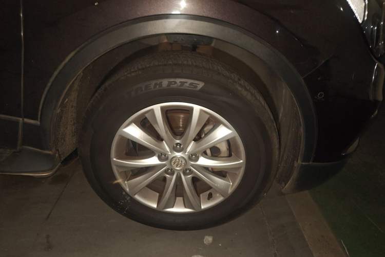 Used Buick Envision 2014 28T Four-Wheel Drive Luxury Model Right Front Wheel Hub