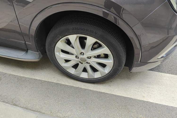 Used Buick Envision 2014 28T All-Wheel-Drive Versatile Sports Flagship Edition Right Front Wheel Hub