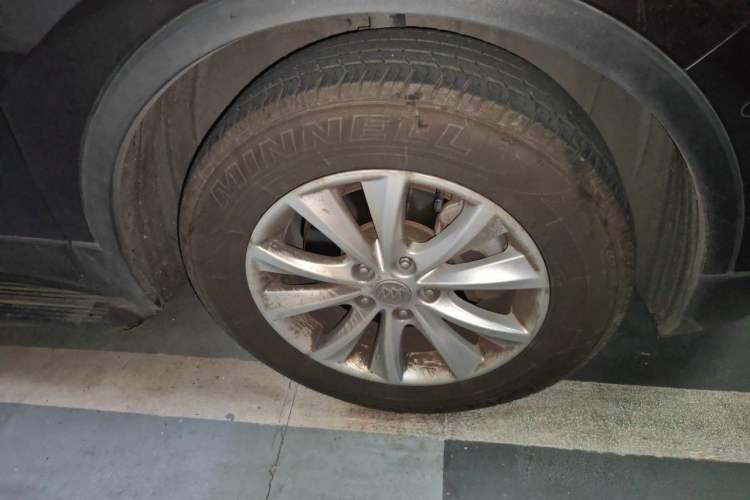 Used Buick Envision 2014 28T Four-Wheel Drive Luxury Model Right Front Wheel Hub