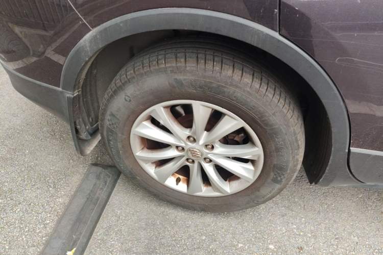 Used Buick Envision 2014 28T Four-Wheel Drive Elite Model Right Rear Wheel Hub
