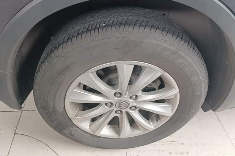 Used Buick Envision 2014 28T Four-Wheel Drive Luxury Model Right Rear Wheel Hub