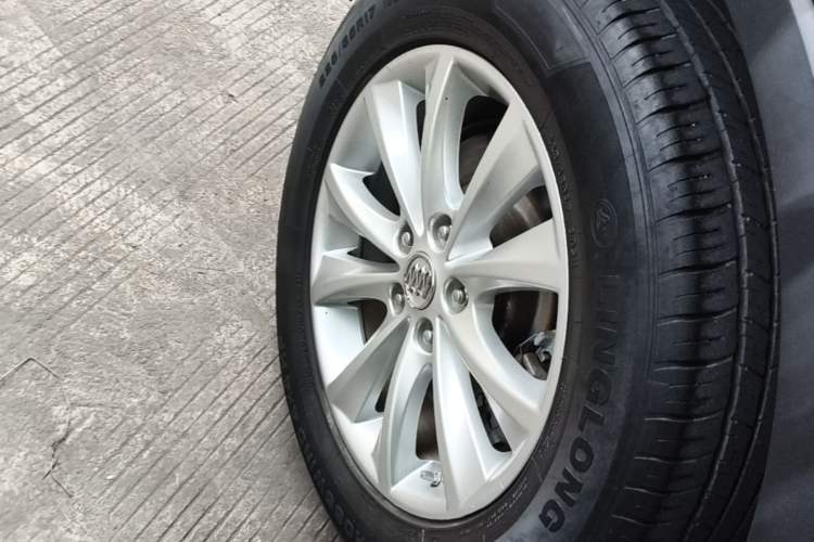 Used Buick Envision 2014 28T Four-Wheel Drive Elite Model Right Rear Wheel Hub