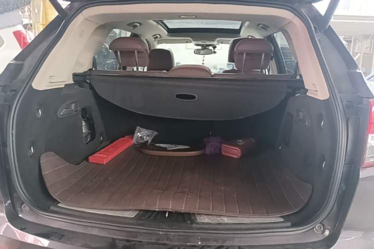 Used Buick Envision 2014 28T Four-Wheel Drive Luxury Model Trunk