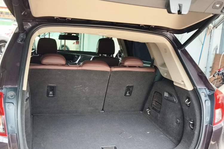 Used Buick Envision 2014 28T Four-Wheel Drive Elite Model Trunk