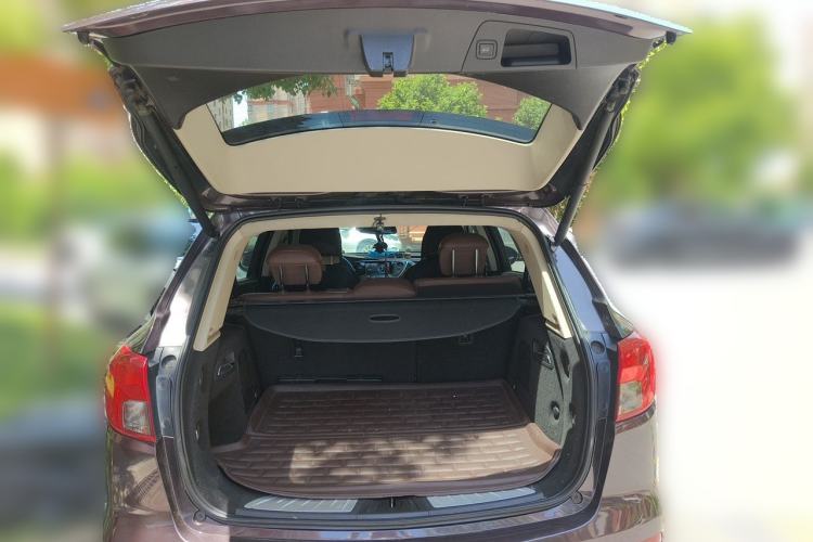Used Buick Envision 2014 28T Four-Wheel Drive Elite Model Trunk
