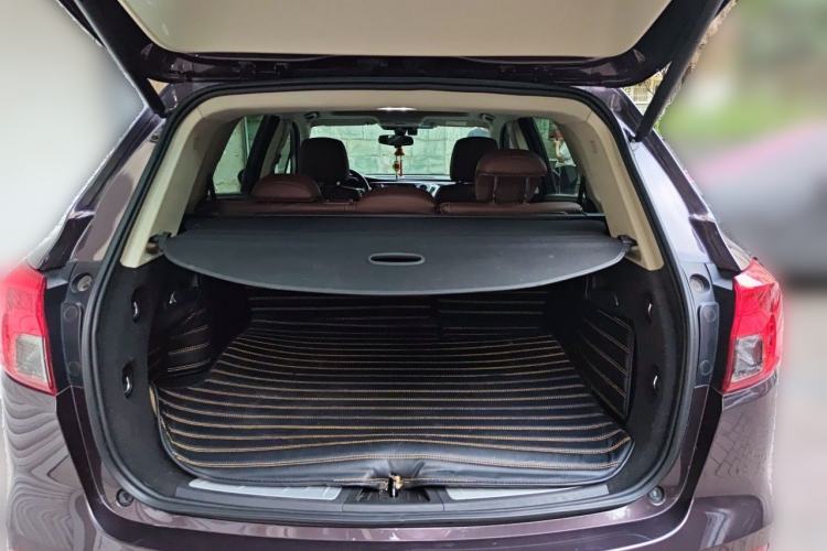 Used Buick Envision 2014 28T Four-Wheel Drive Elite Model Trunk
