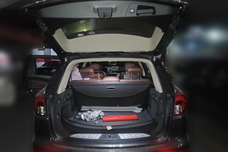 Used Buick Envision 2014 28T Four-Wheel Drive Luxury Model Trunk