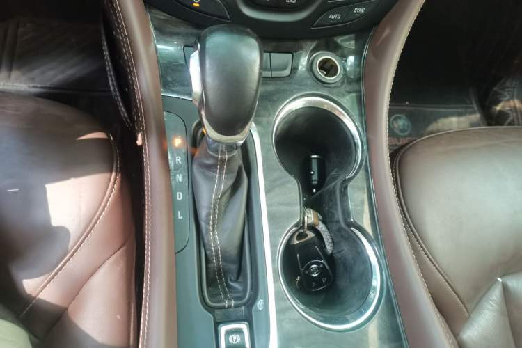 Used Buick Envision 2014 28T Four-Wheel Drive Elite Model Gear Lever