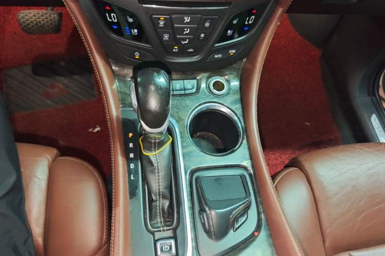 Used Buick Envision 2014 28T All-Wheel-Drive Versatile Sports Flagship Edition Gear Lever