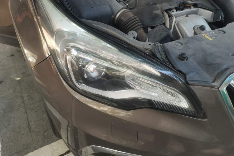 Used Buick Envision 2014 28T Four-Wheel Drive Elite Model Right Front Headlight