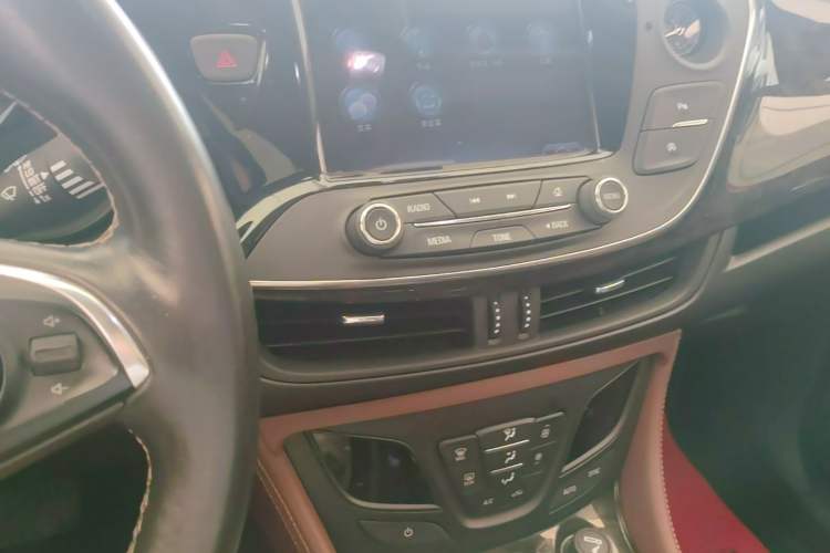 Used Buick Envision 2014 28T Four-Wheel Drive Elite Model Audio And AC Panel