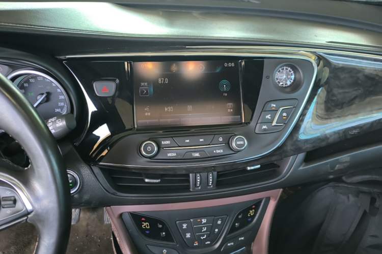 Used Buick Envision 2014 28T Four-Wheel Drive Luxury Model Audio And AC Panel
