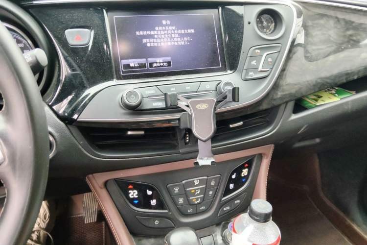 Used Buick Envision 2014 28T Four-Wheel Drive Luxury Model Audio And AC Panel
