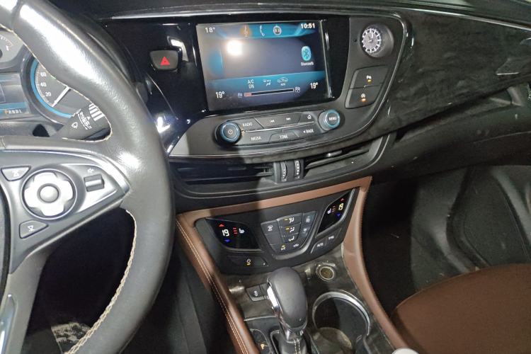 Used Buick Envision 2014 28T Four-Wheel Drive Elite Model Audio And AC Panel