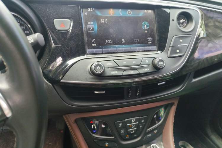 Used Buick Envision 2014 28T Four-Wheel Drive Elite Model Audio And AC Panel