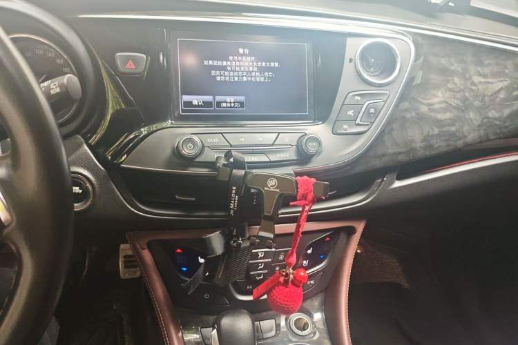 Used Buick Envision 2014 28T Four-Wheel Drive Luxury Model Audio And AC Panel