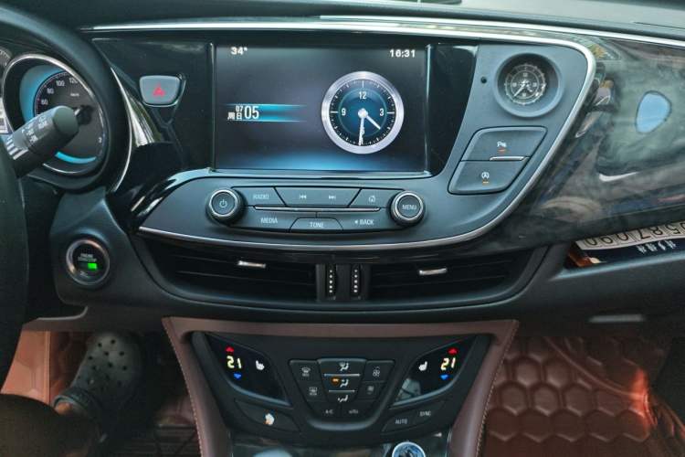 Used Buick Envision 2014 28T Four-Wheel Drive Elite Model Audio And AC Panel