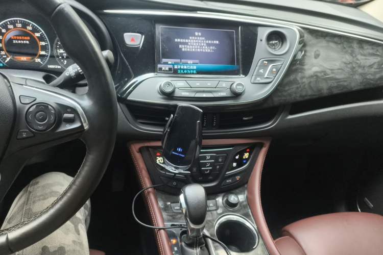 Used Buick Envision 2014 28T All-Wheel-Drive Versatile Sports Flagship Edition Audio And AC Panel