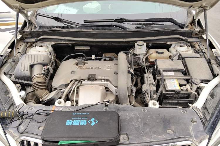 Used Buick Envision 2014 28T Four-Wheel Drive Luxury Model Engine Bay