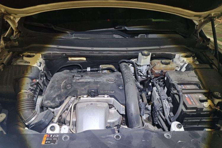 Used Buick Envision 2014 28T Four-Wheel Drive Luxury Model Engine Bay