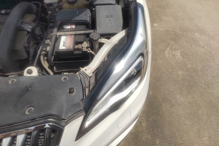 Used Buick Envision 2014 28T Four-Wheel Drive Luxury Model Engine Bay Left