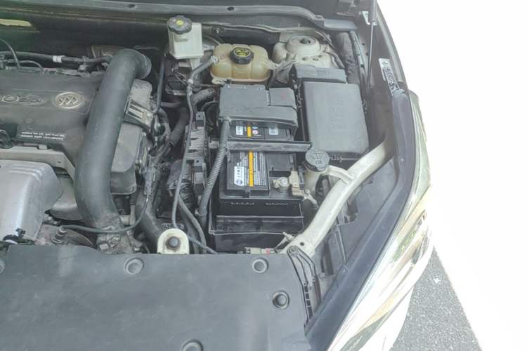 Used Buick Envision 2014 28T Four-Wheel Drive Luxury Model Engine Bay Left