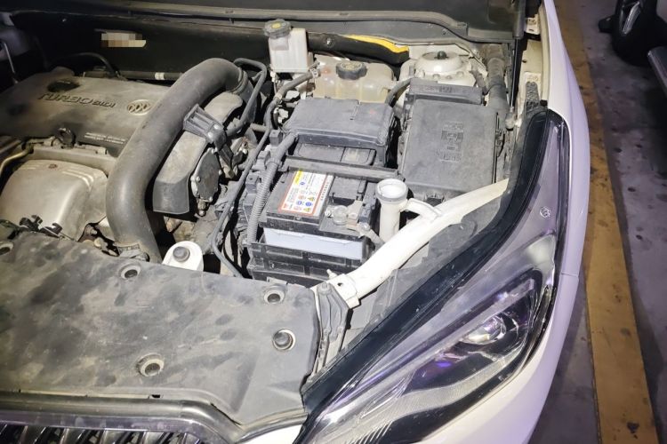 Used Buick Envision 2014 28T Four-Wheel Drive Elite Model Engine Bay Left