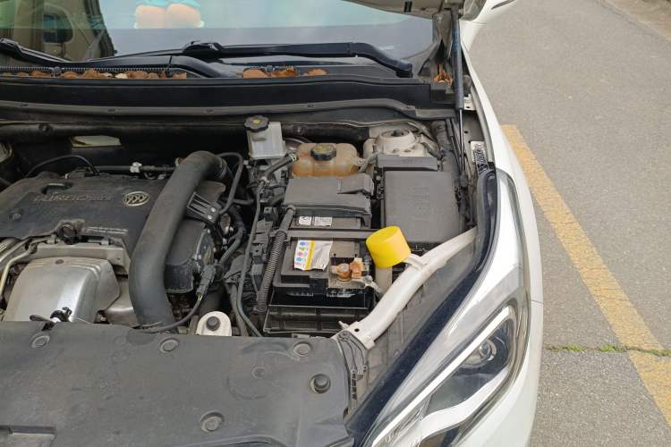 Used Buick Envision 2014 28T Four-Wheel Drive Elite Model Engine Bay Left