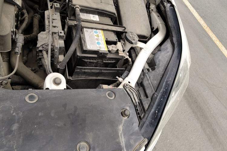 Used Buick Envision 2014 28T Four-Wheel Drive Luxury Model Engine Bay Left