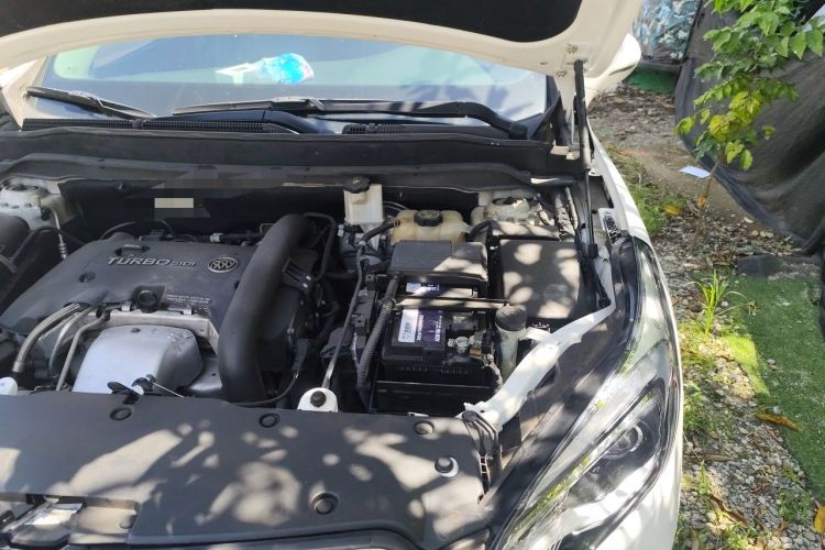 Used Buick Envision 2014 28T Four-Wheel Drive Elite Model Engine Bay Left