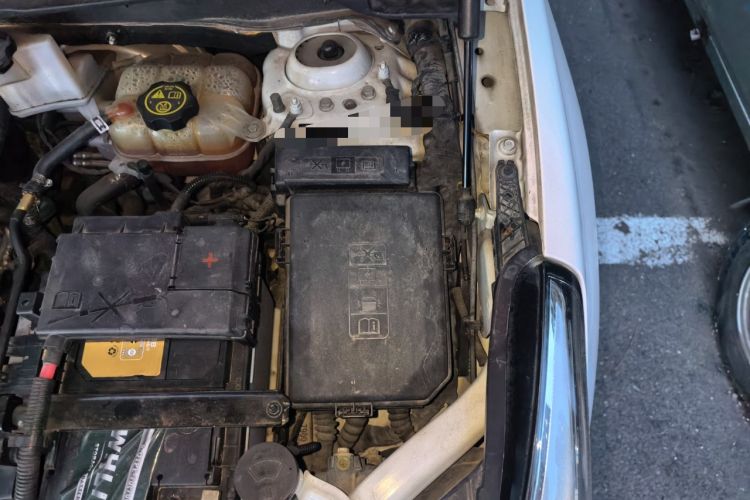 Used Buick Envision 2014 28T Four-Wheel Drive Elite Model Engine Bay Left