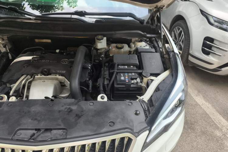 Used Buick Envision 2014 28T All-Wheel-Drive Versatile Sports Flagship Edition Engine Bay Left