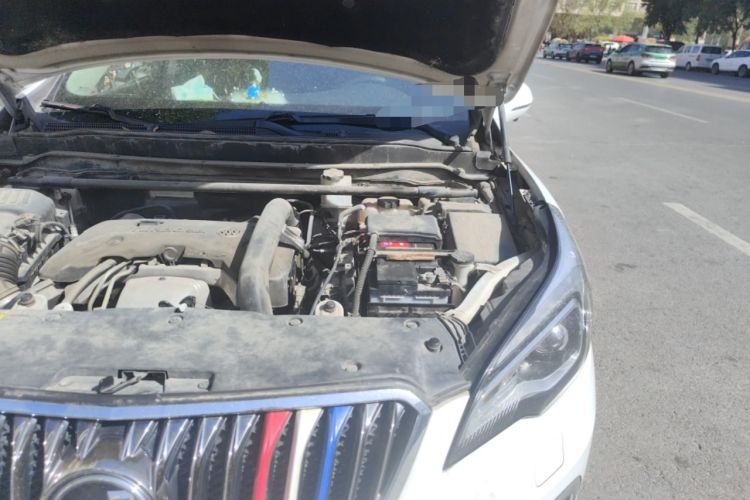 Used Buick Envision 2014 28T Four-Wheel Drive Luxury Model Engine Bay Left