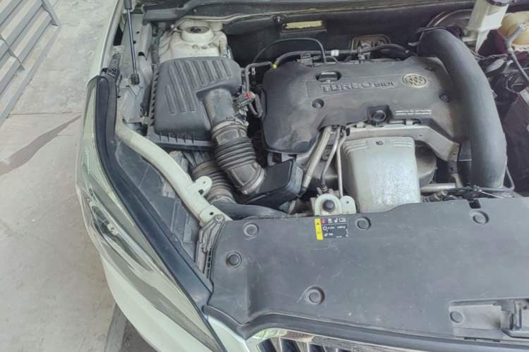 Used Buick Envision 2014 28T Four-Wheel Drive Luxury Model Engine Bay Right