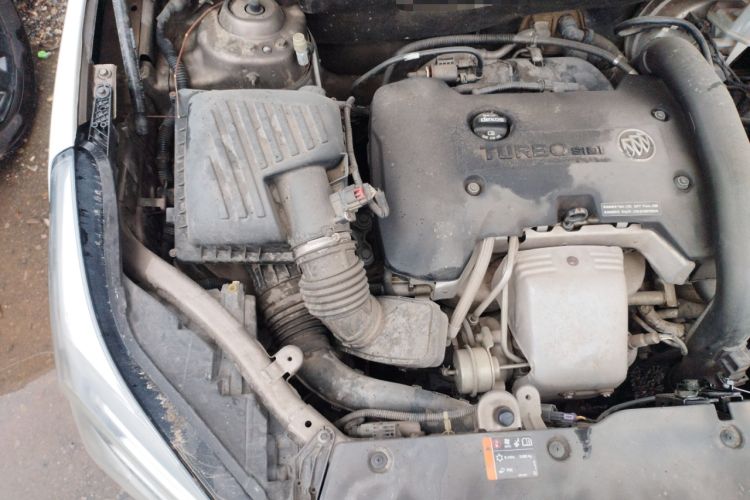 Used Buick Envision 2014 28T Four-Wheel Drive Elite Model Engine Bay Right