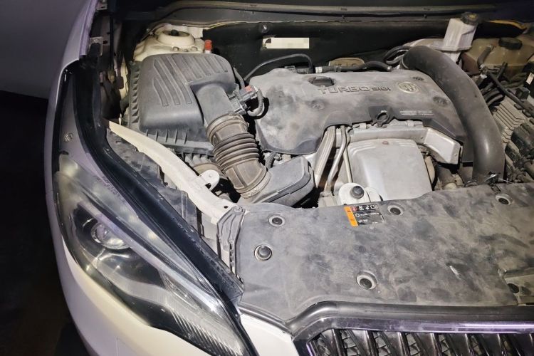 Used Buick Envision 2014 28T Four-Wheel Drive Elite Model Engine Bay Right